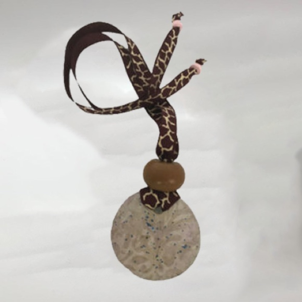 Diffuser Necklace Aromatherapy - Picture 2 of 3